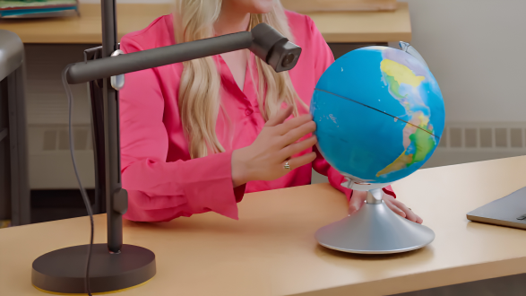 logitech-reach-for-teacher-feature_(1)